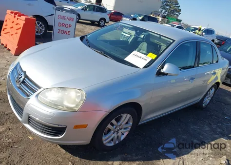 2007 Volkswagen Jetta 2.5 from USA, damaged, VIN 3VWRF71K37M039507